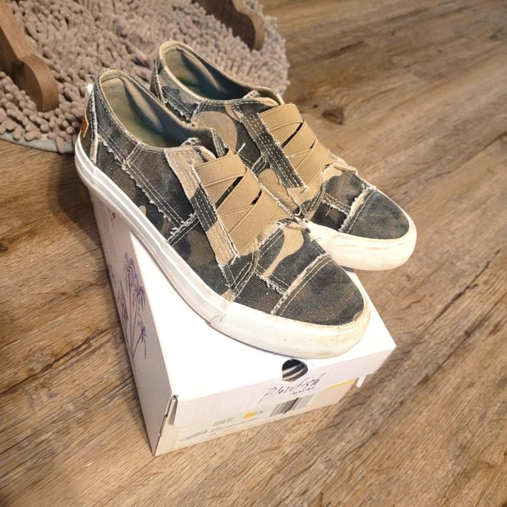 Blowfish Canvas shoes